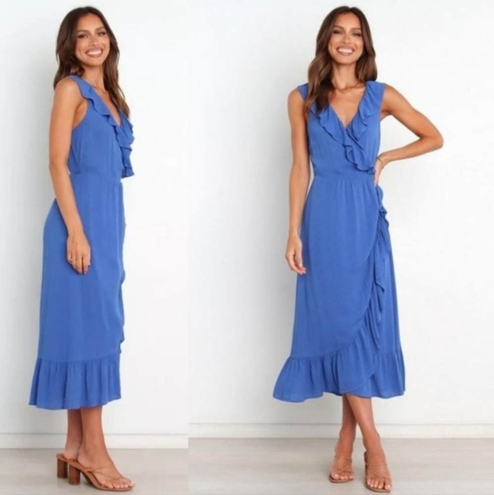 Petal & Pup | NEW Mariska Sleeveless Wrap Midi Dress in Blue Size 6